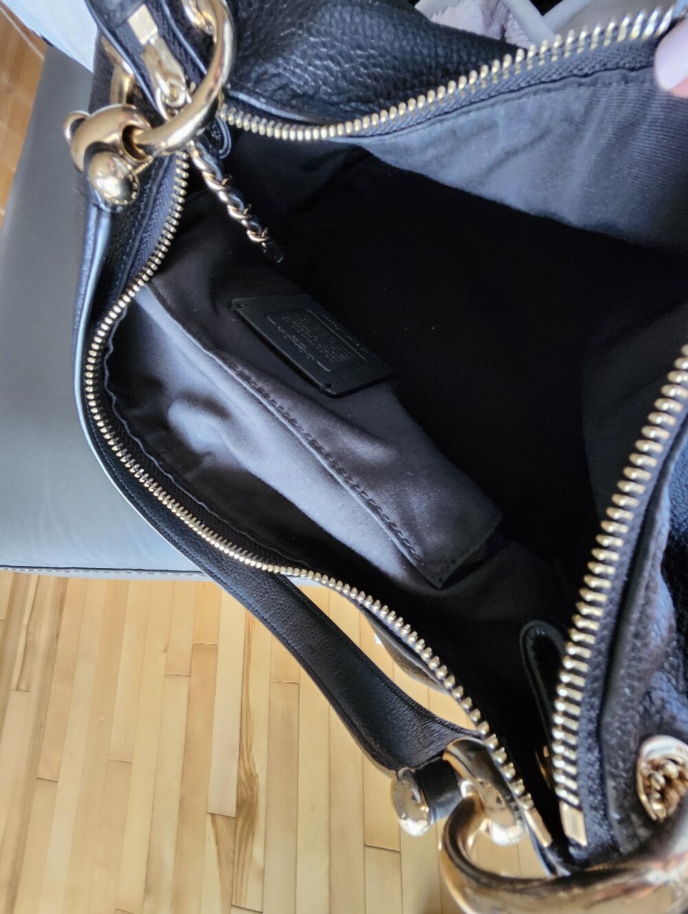Coach Shoulder Bag - Picture 13 of 13